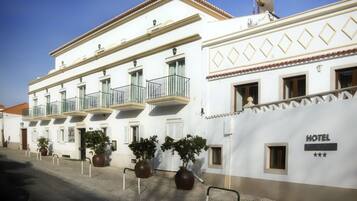 Tweepersoonskamer, terras | Uitzicht vanuit de kamer