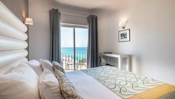 Camera doppia, terrazzo, vista mare | Minibar, tende oscuranti, Wi-Fi gratuito, lenzuola