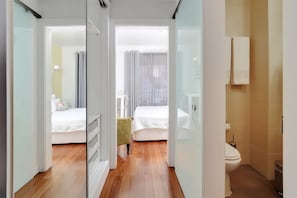 Minibar, blackout curtains, free WiFi, bed sheets