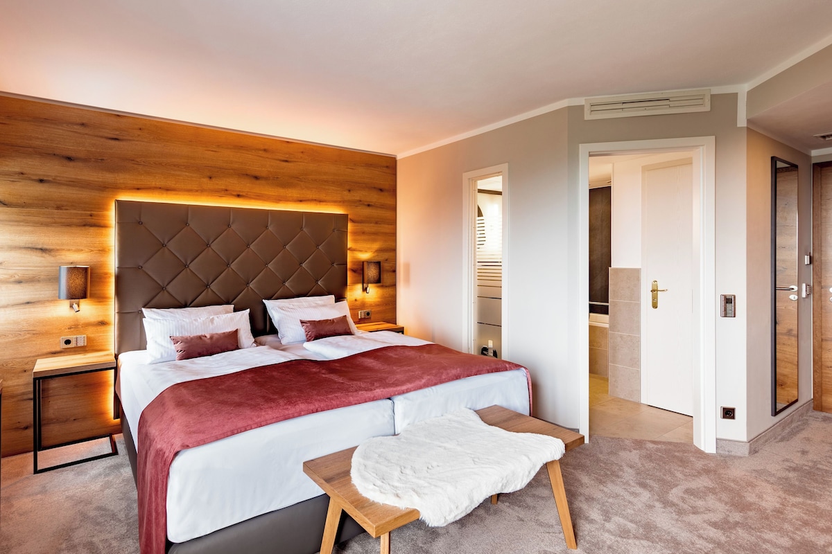 Suite Familiale | Literie hypoallergénique, minibar, coffres-forts dans les chambres