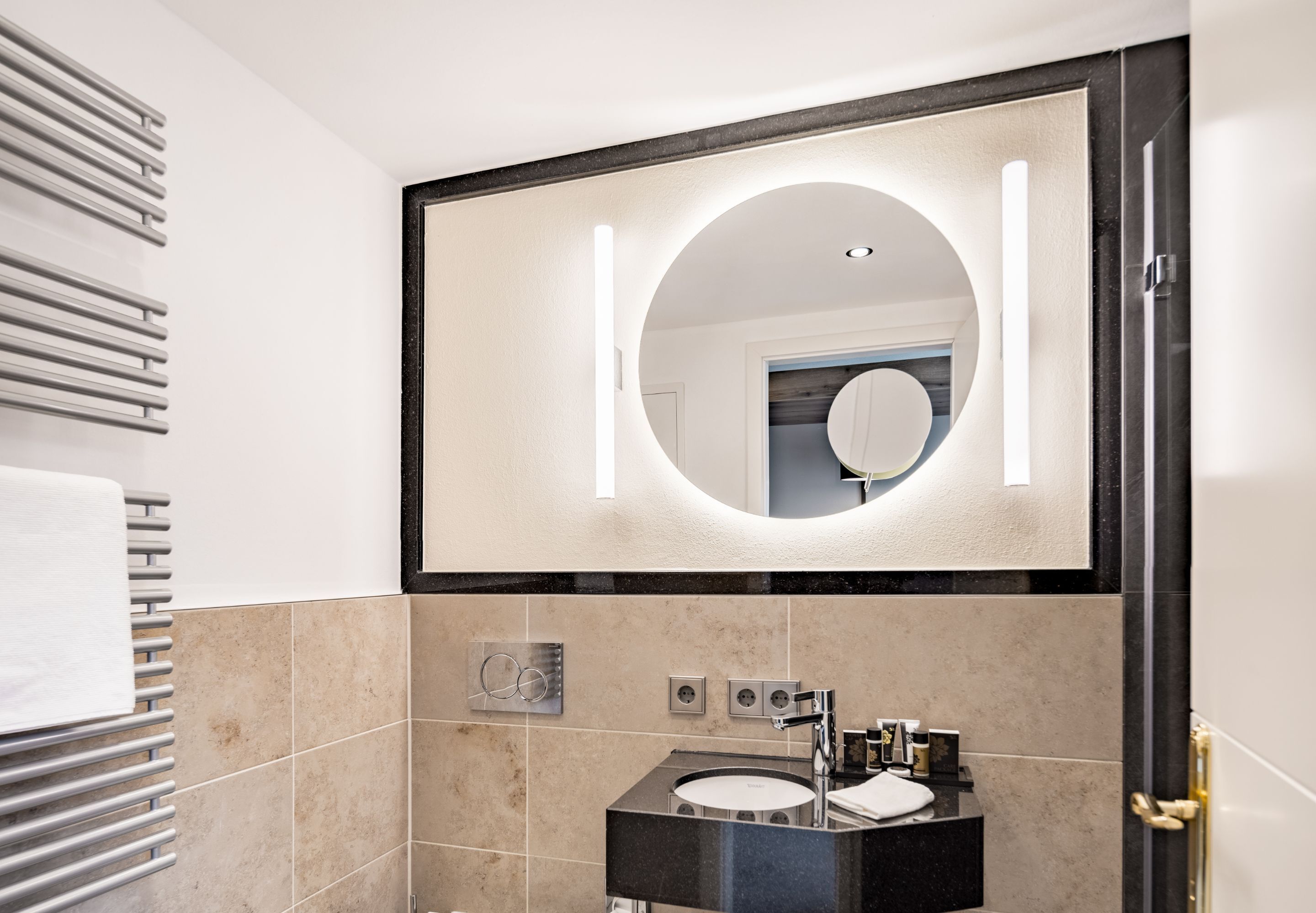 classic single room, courtyard view | bathroom | rainfall showerhead, hair dryer, bathrobes, slippers