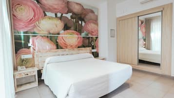 Double Room, Balcony | Minibar, in-room safe, desk, free WiFi