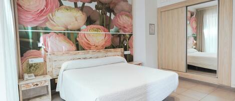 Double Room, Balcony | Minibar, in-room safe, desk, free WiFi