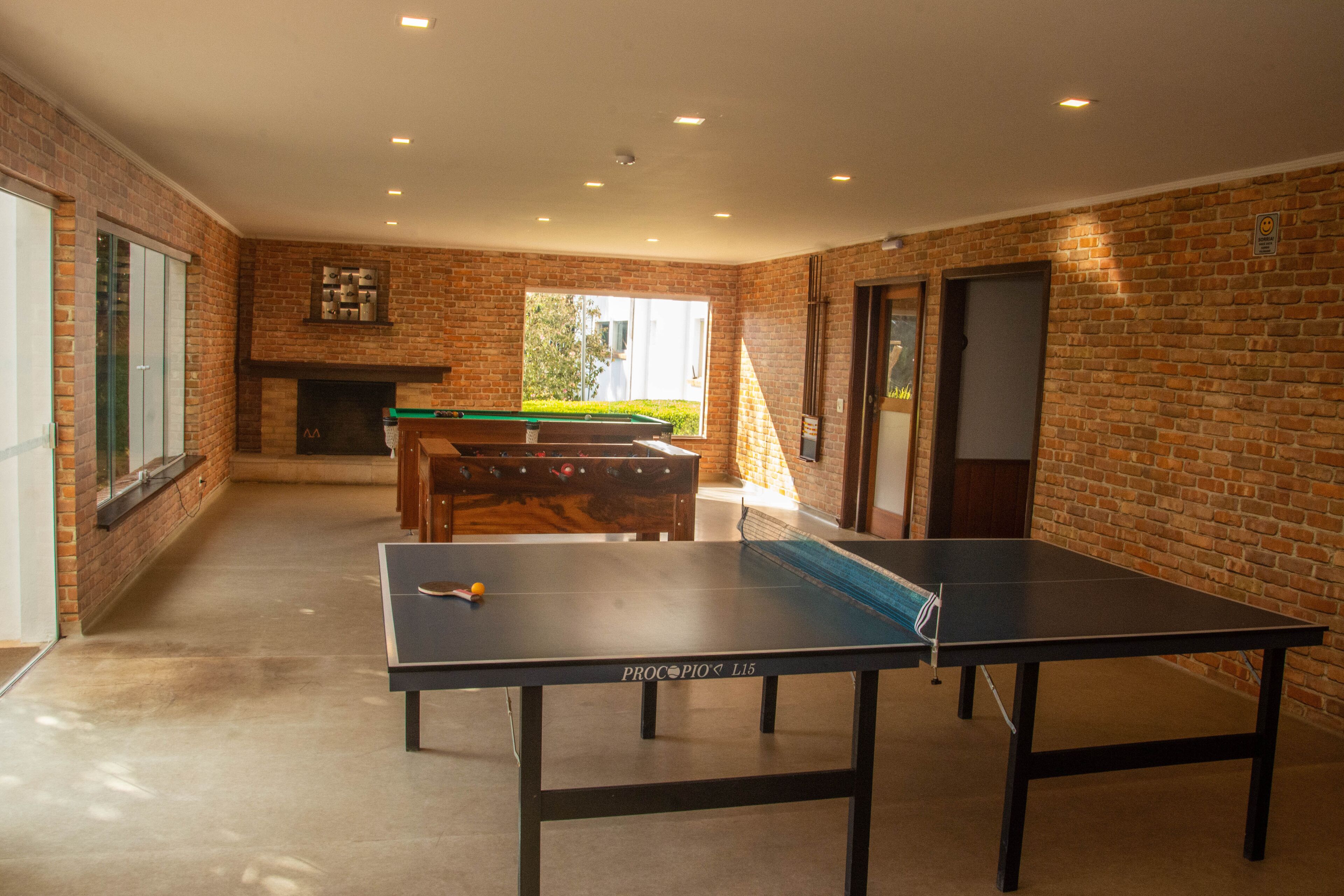 26-inch lcd tv with cable channels, tv, toys