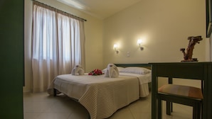 In-room safe, soundproofing, iron/ironing board, WiFi (free) - Gianna Apartments (Apokoronas)