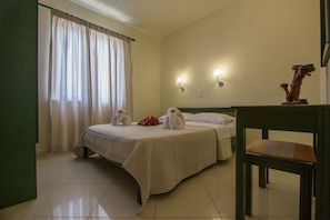 In-room safe, soundproofing, iron/ironing board, free WiFi - Gianna Apartments (Apokoronas)