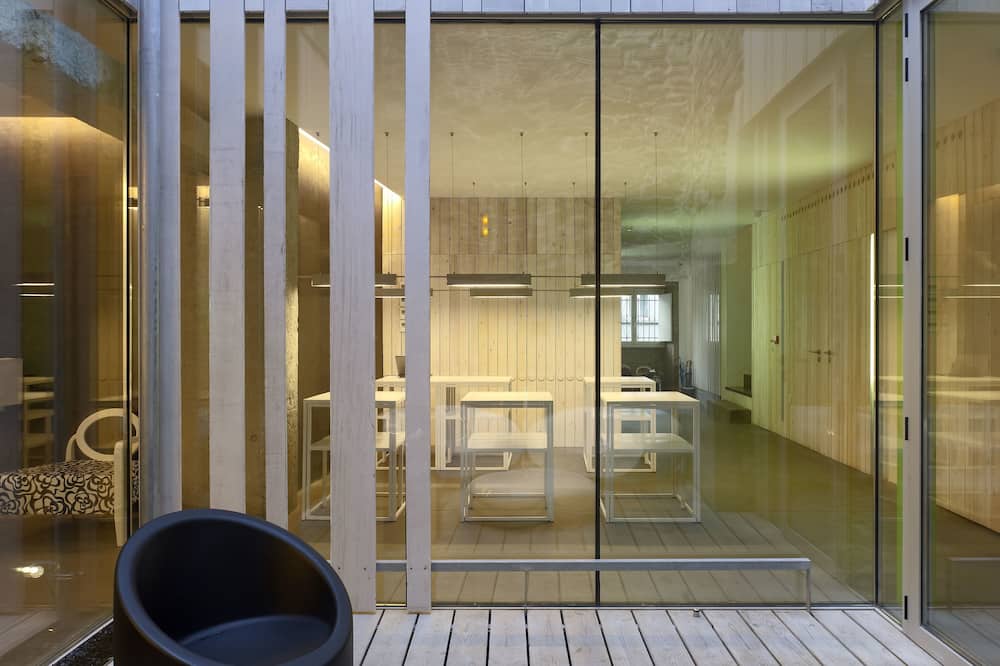 Moure Hotel