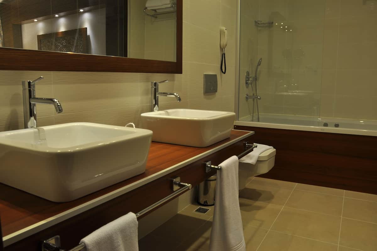 suite, 1 bedroom, sea view | bathroom sink