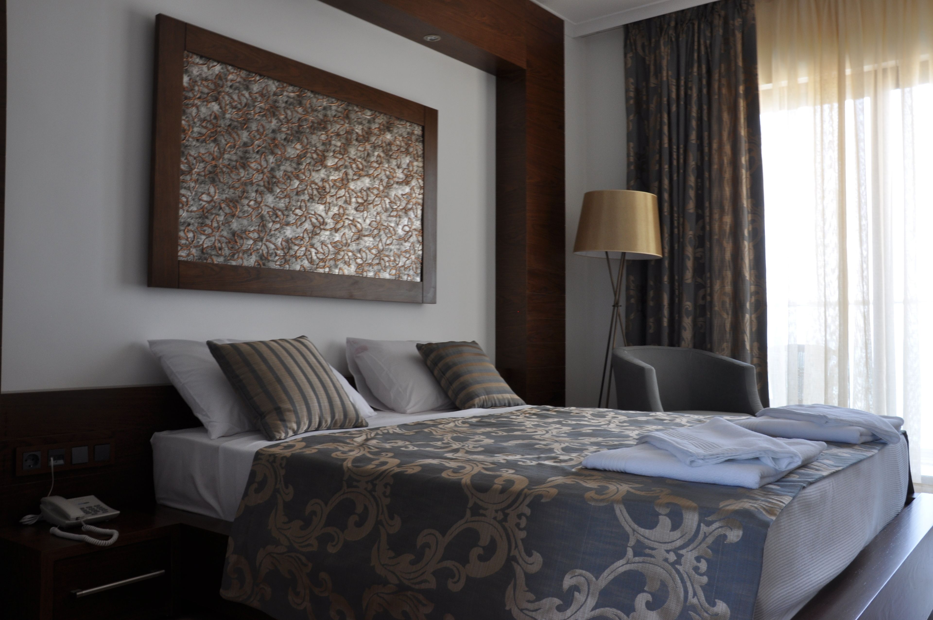 minibar, in-room safe, soundproofing, iron/ironing board