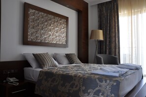 Minibar, caja de seguridad en la habitación y sistema de insonorización 