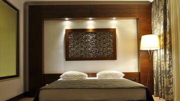 Minibar, in-room safe, soundproofing, iron/ironing board