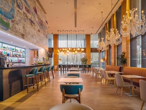 2 bares/lounges