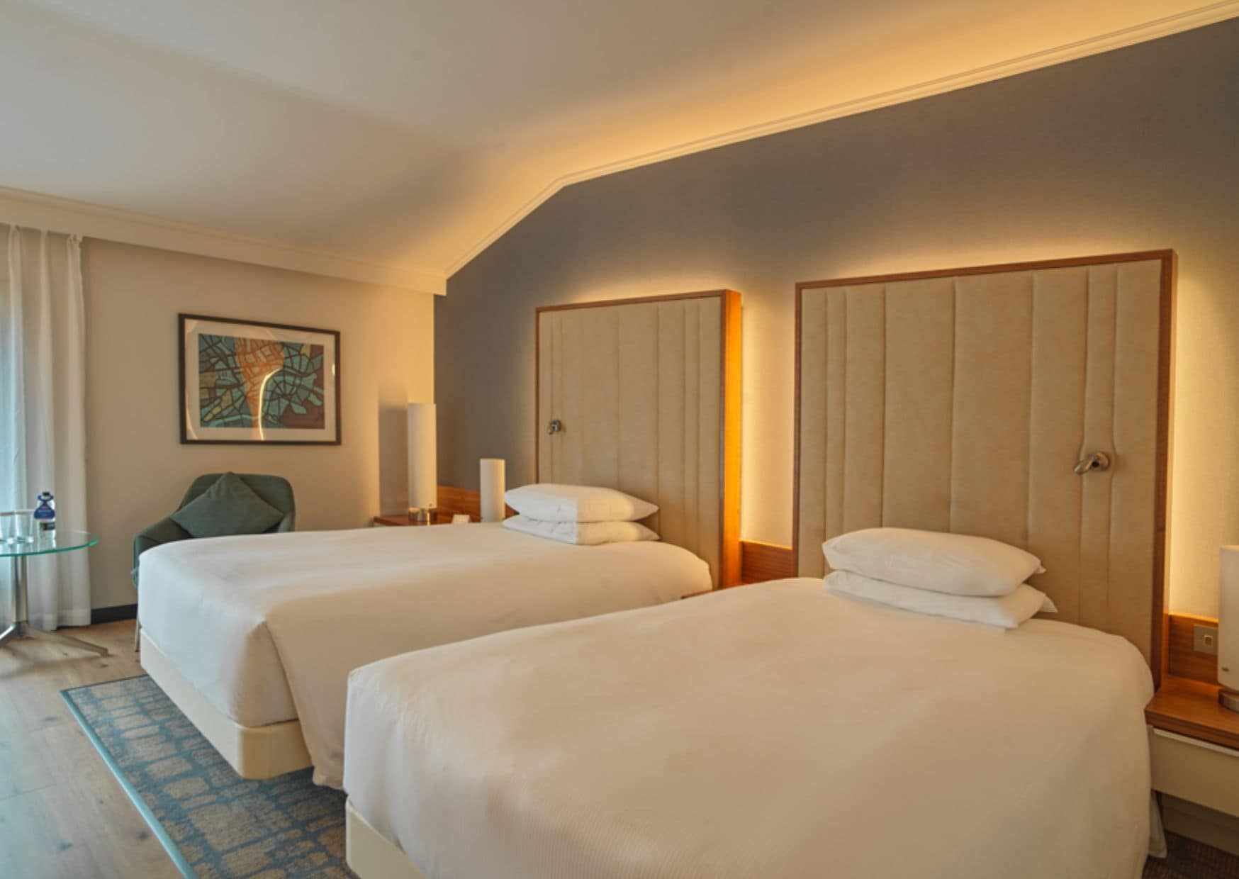 Executive-huone, 2 yhden hengen sänkyä, club-loungen käyttöoikeus | Minibaari, tallelokero huoneessa, työpöytä