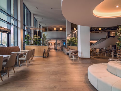 Hilton London Heathrow Airport Terminal 5