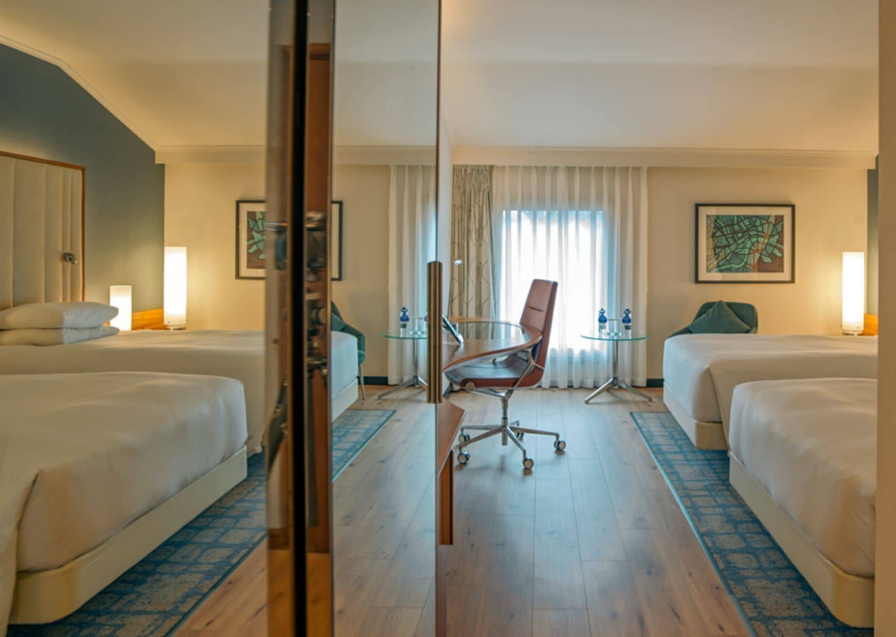 Executive Room, 2 Twin Beds, Club Lounge Access | Minibar, in-room safe, desk, laptop workspace