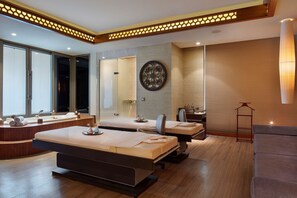 Couples treatment rooms, sauna, hot tub, steam room, Turkish bath - Hilton Bursa Convention Center & Spa (Bursa)
