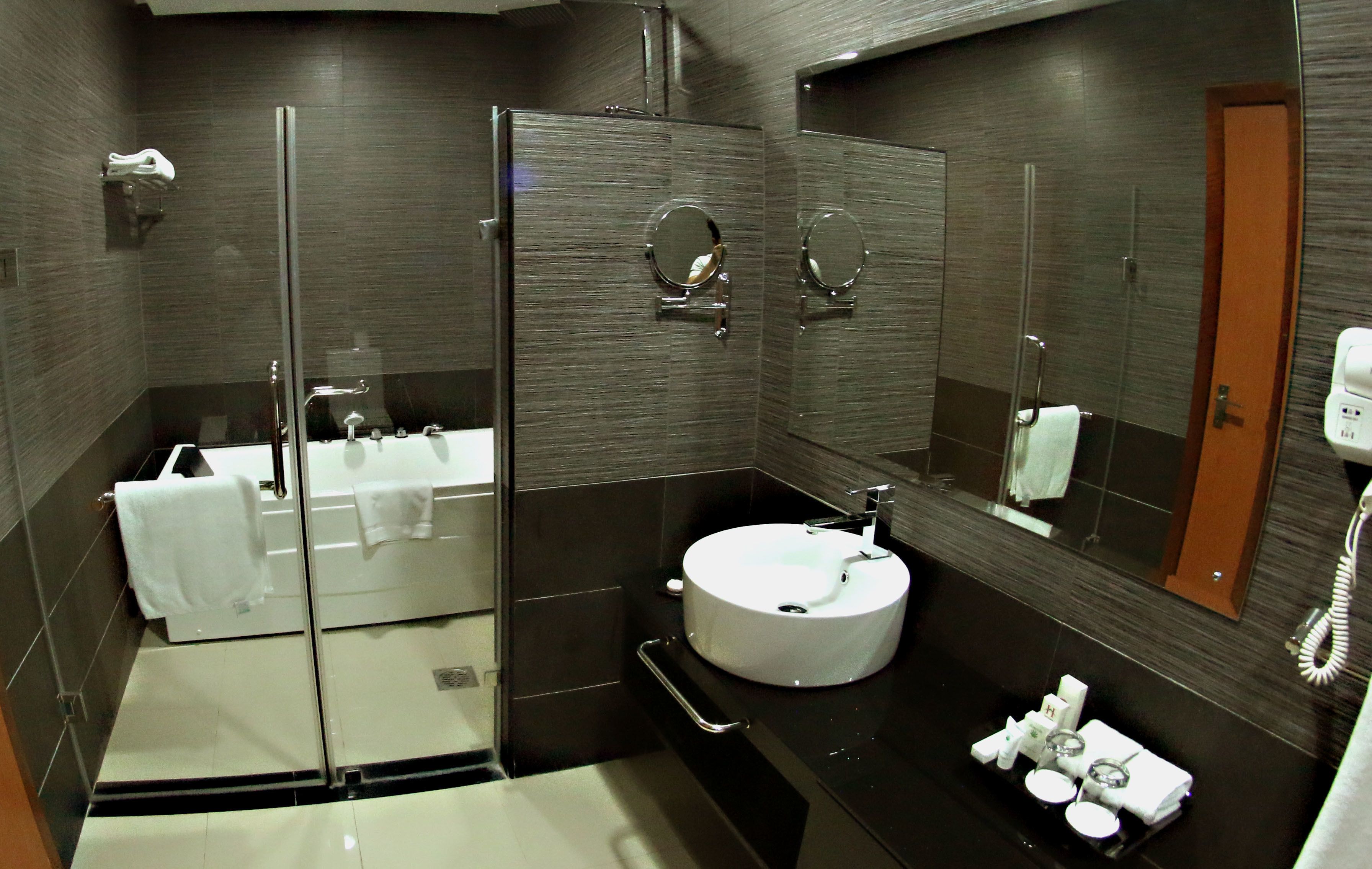 separate bathtub and shower, deep-soaking bathtub, rainfall showerhead