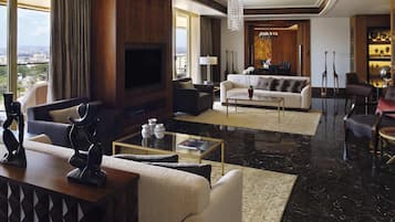 Presidential Suite | Premium bedding, minibar, in-room safe, individually furnished