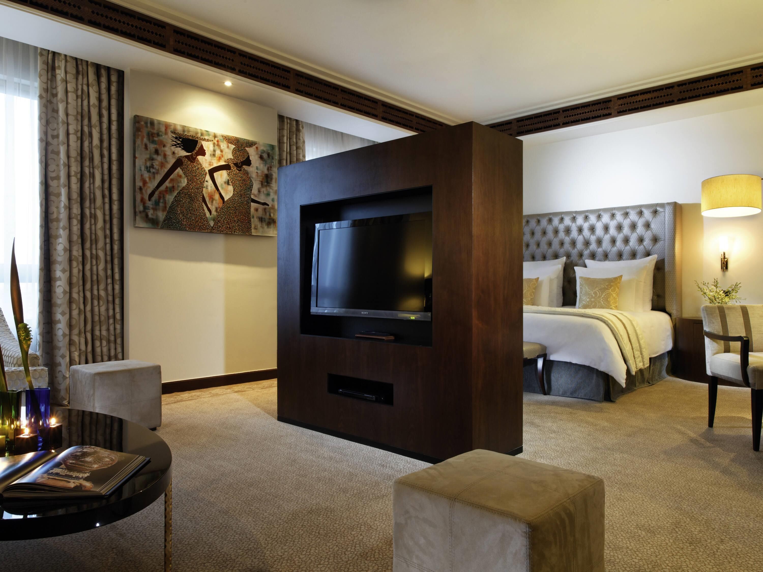 Suite (Ambassador) | Luxe beddengoed, een minibar, een kluis op de kamer
