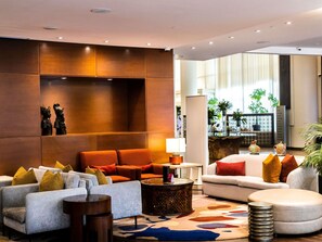Breakfast, lunch, dinner and brunch served  - Mövenpick Ambassador Hotel Accra (Accra)