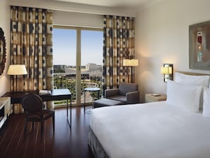 1 bedroom, premium bedding, minibar, in-room safe