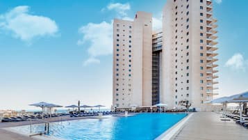 Seasonal outdoor pool