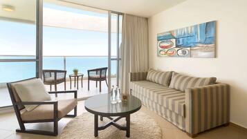 In-room safe, desk, laptop workspace, iron/ironing board