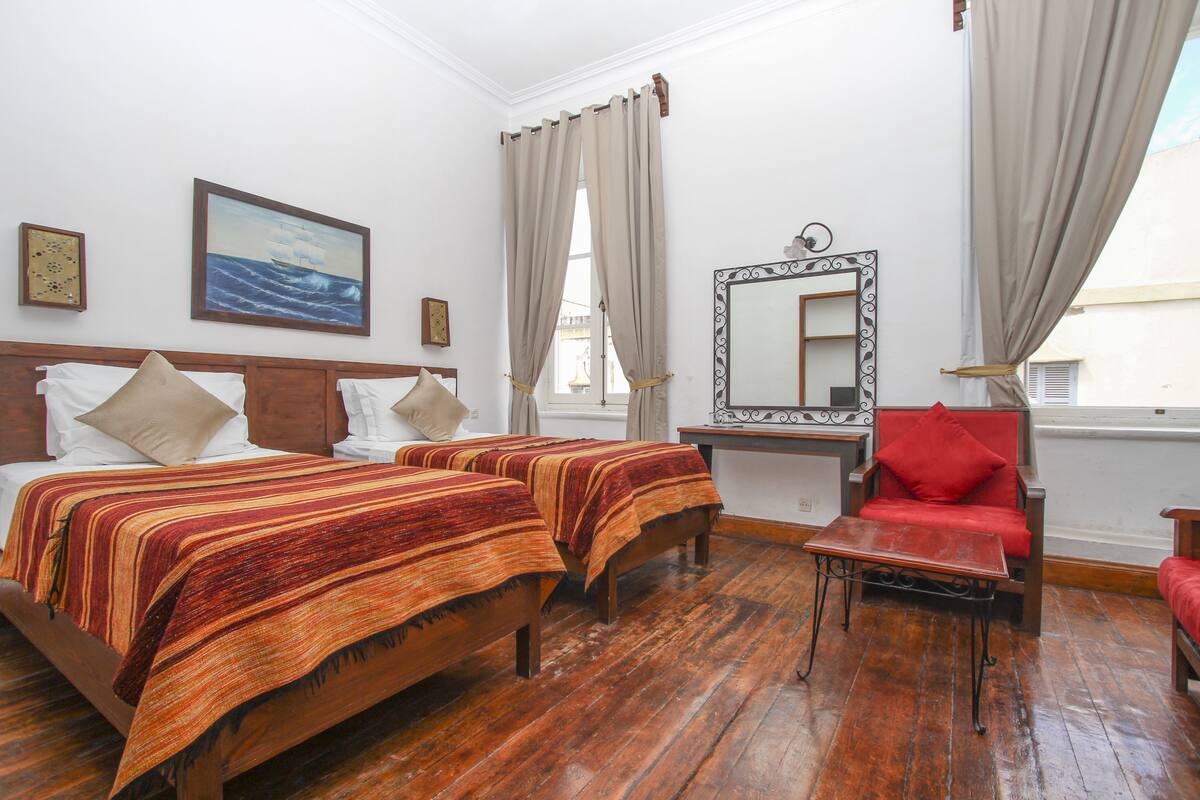 Twin Room | Premium bedding, down comforters, pillowtop beds