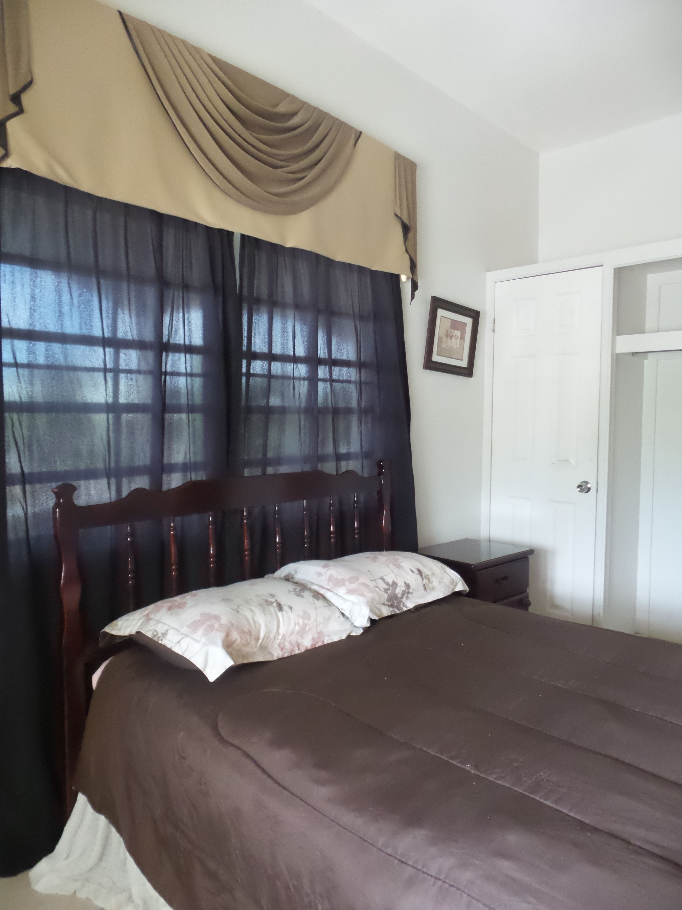 suite, 2 bedrooms | 1 bedroom, desk, iron/ironing board, free wifi