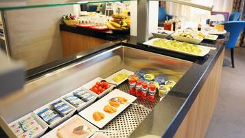 Free daily buffet breakfast