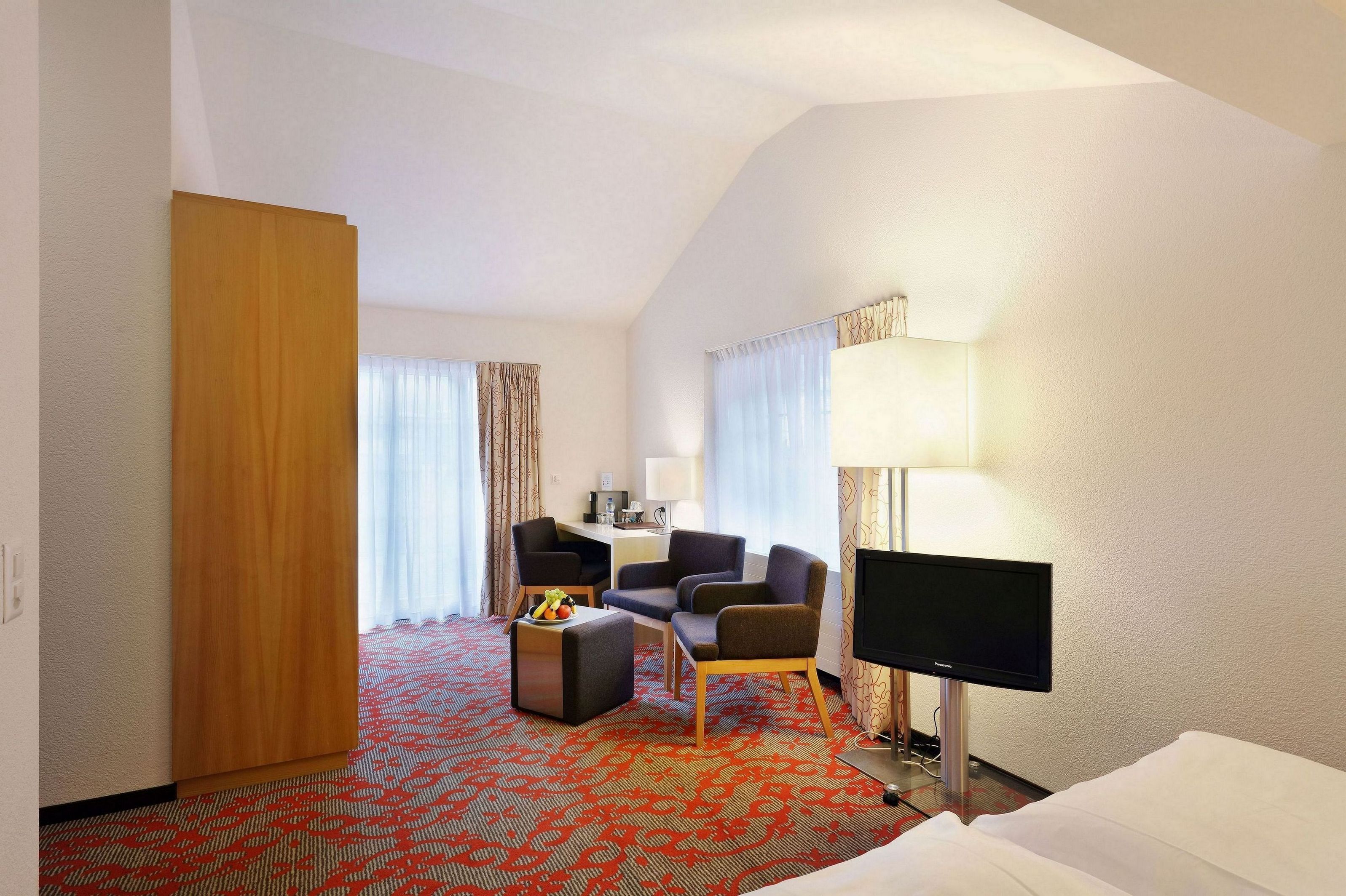 superior double room | in-room safe, desk, free wifi, alarm clocks