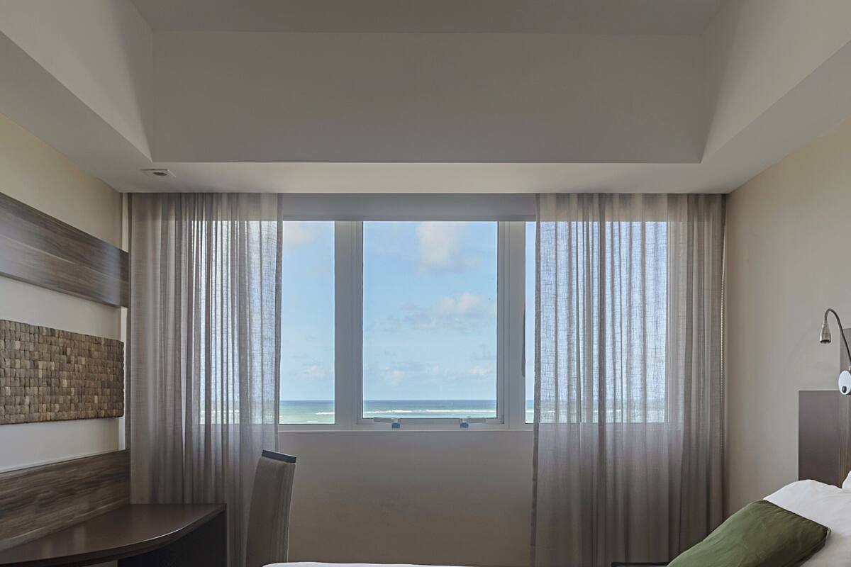 1 bedroom, in-room safe, desk, blackout curtains