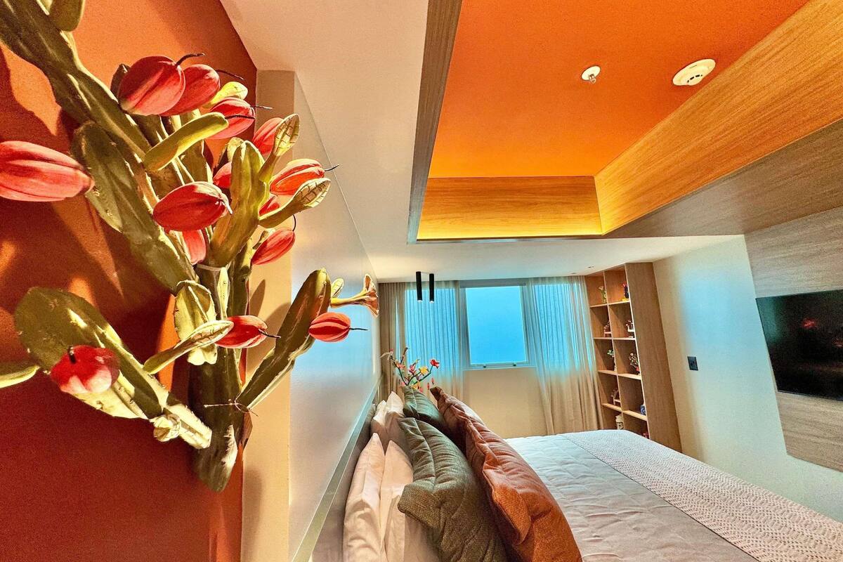 1 bedroom, in-room safe, desk, blackout curtains