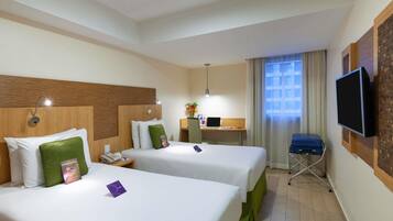 Standard Room, 2 Twin Beds | 1 bedroom, in-room safe, desk, blackout drapes