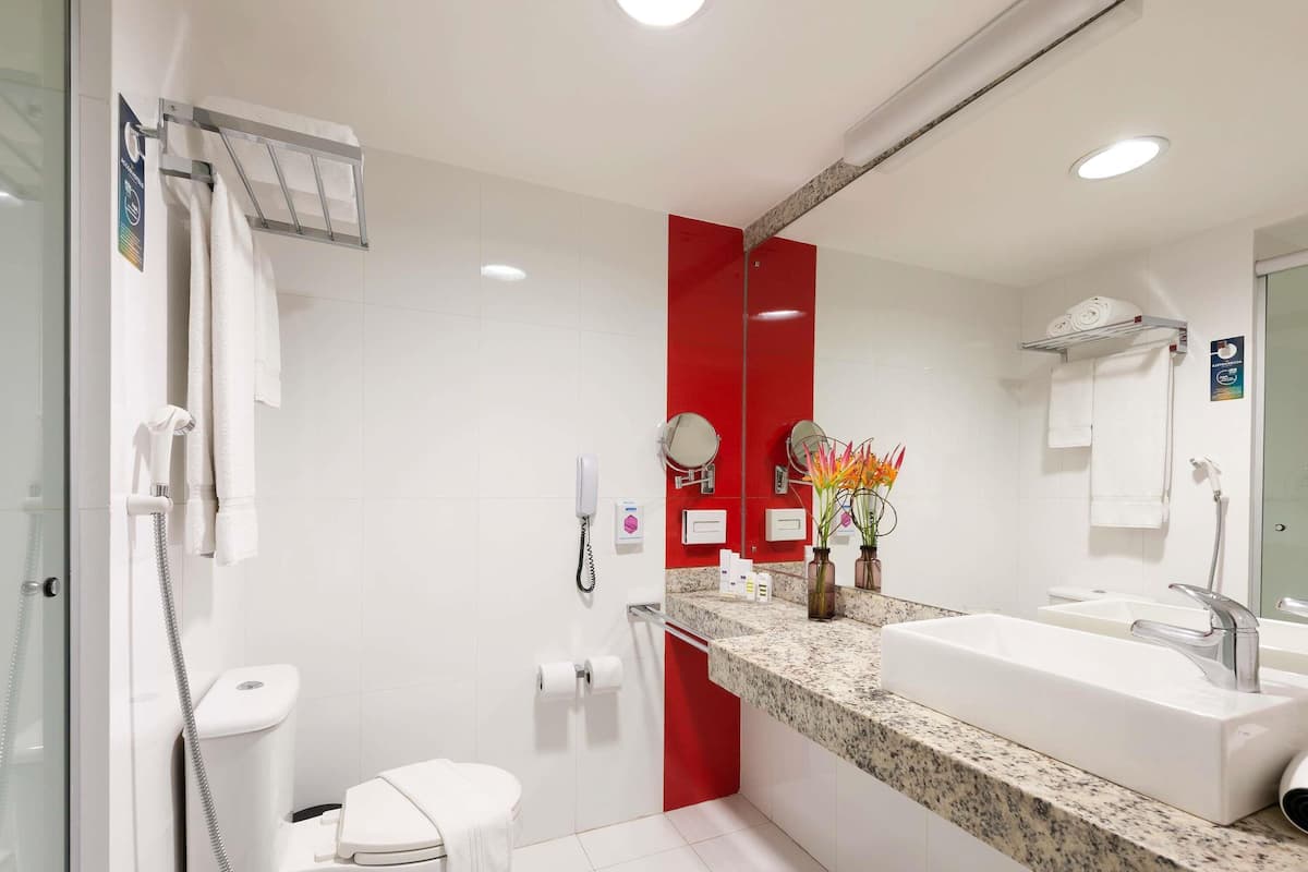 1 bedroom, in-room safe, desk, blackout drapes