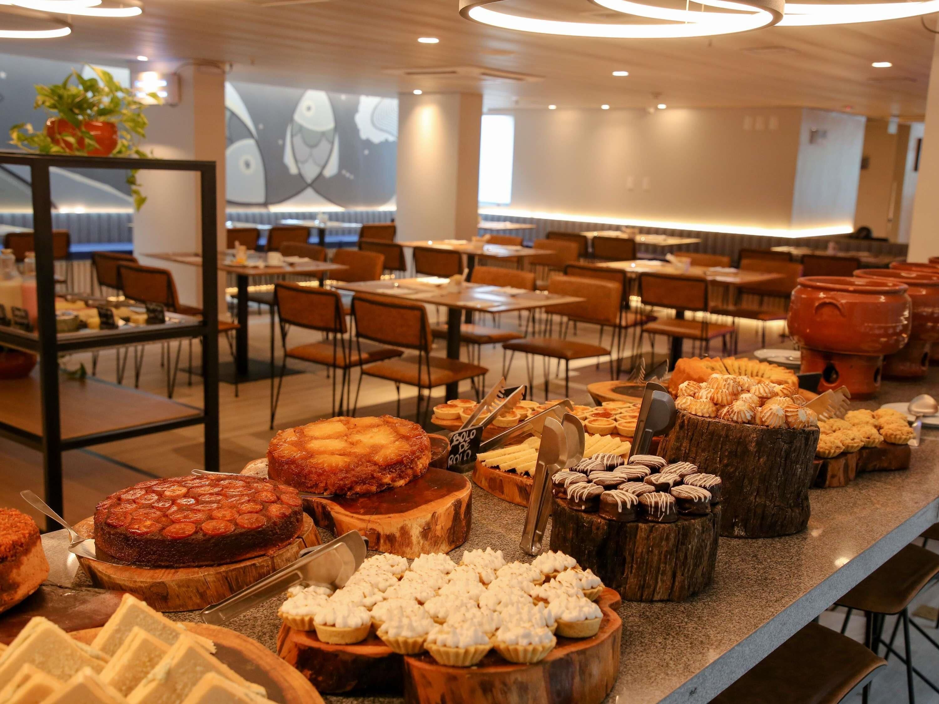 Bữa sáng buffet hàng ngày (68 BRL/mỗi người) 