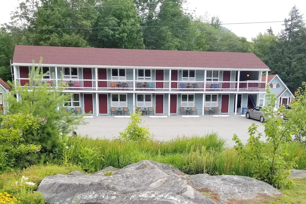 White Mountain Motel And Cottages