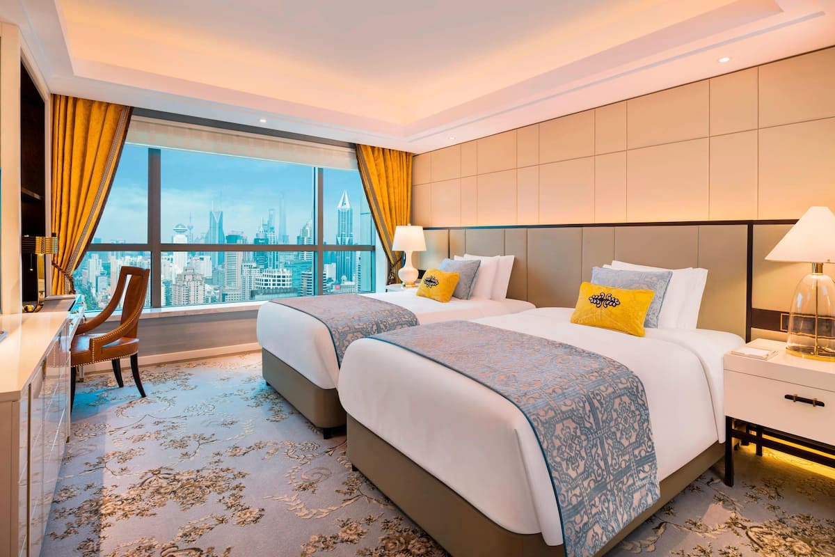 1 bedroom, premium bedding, minibar, in-room safe