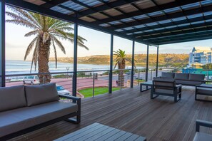 2 restaurantes; se sirve desayuno, almuerzo, cena y brunch