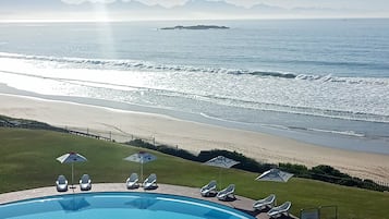 Superior Twin Room, 2 Twin Beds, Beach View, Beachfront | Terrace/patio