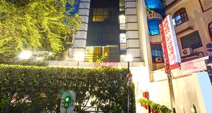 Hotel Amby Inn by Quadis - Lajpat Nagar