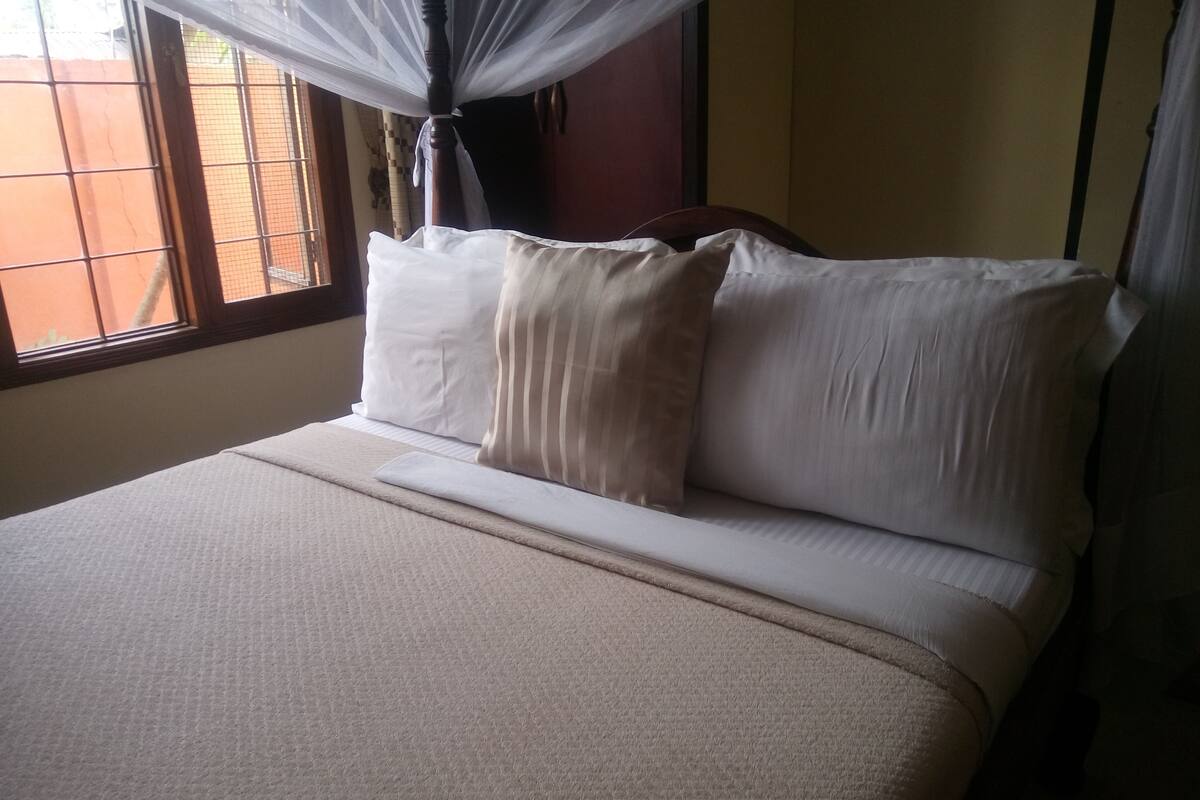 1 bedroom, desk, laptop workspace, free wifi