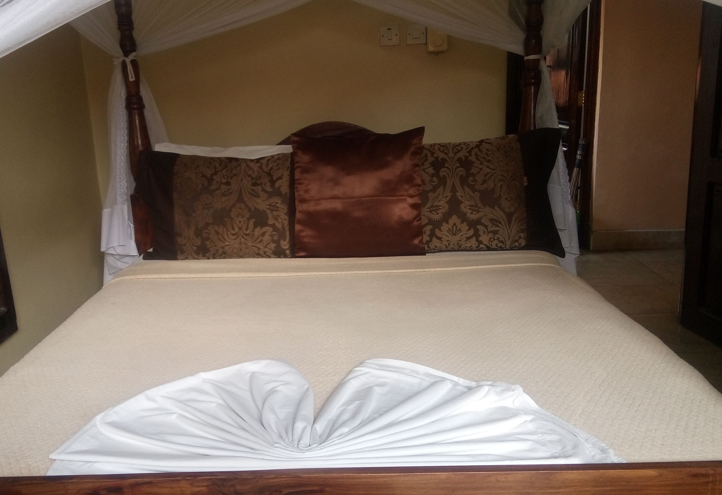 1 bedroom, desk, laptop workspace, free wifi