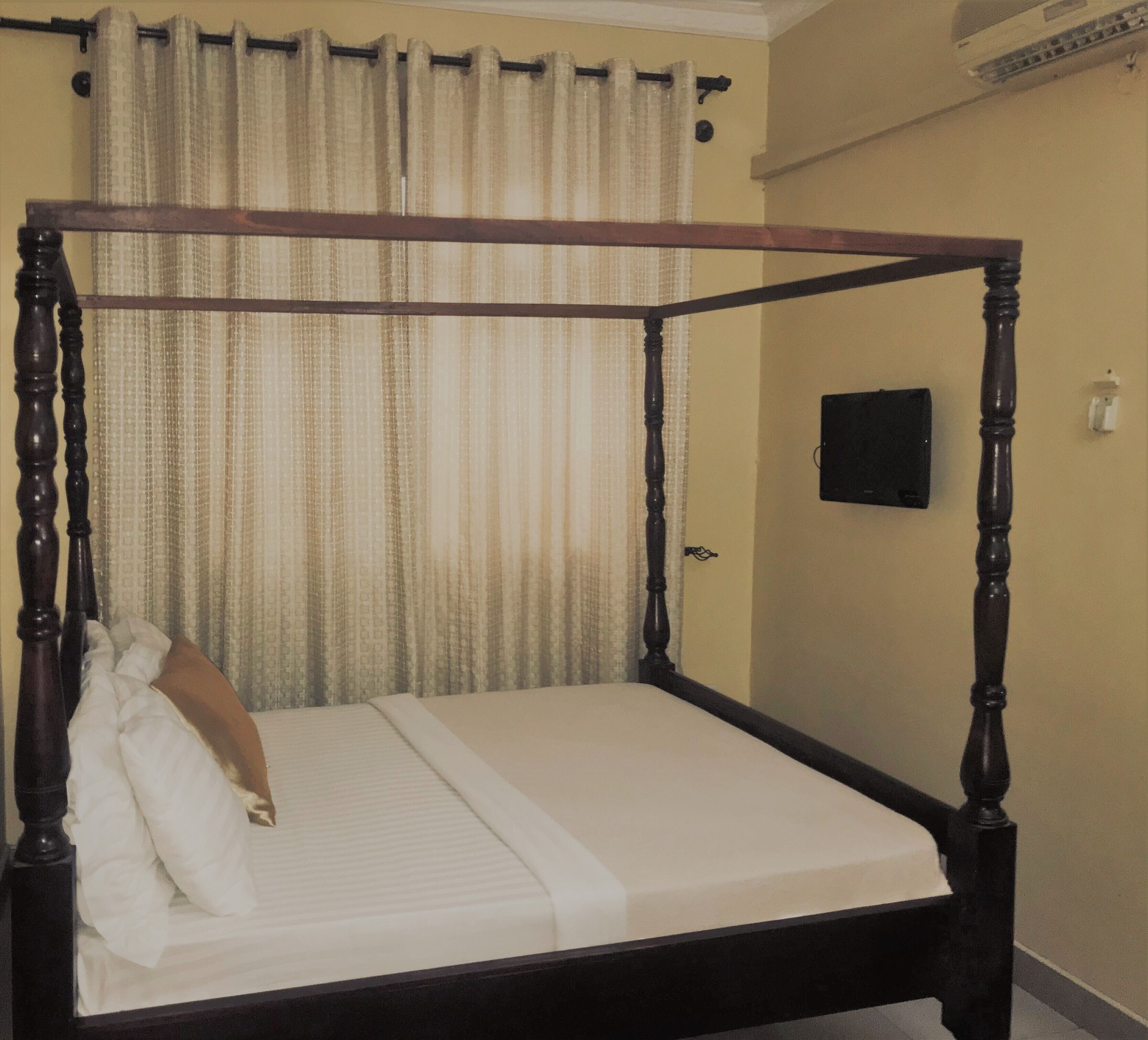 1 bedroom, desk, laptop workspace, free wifi