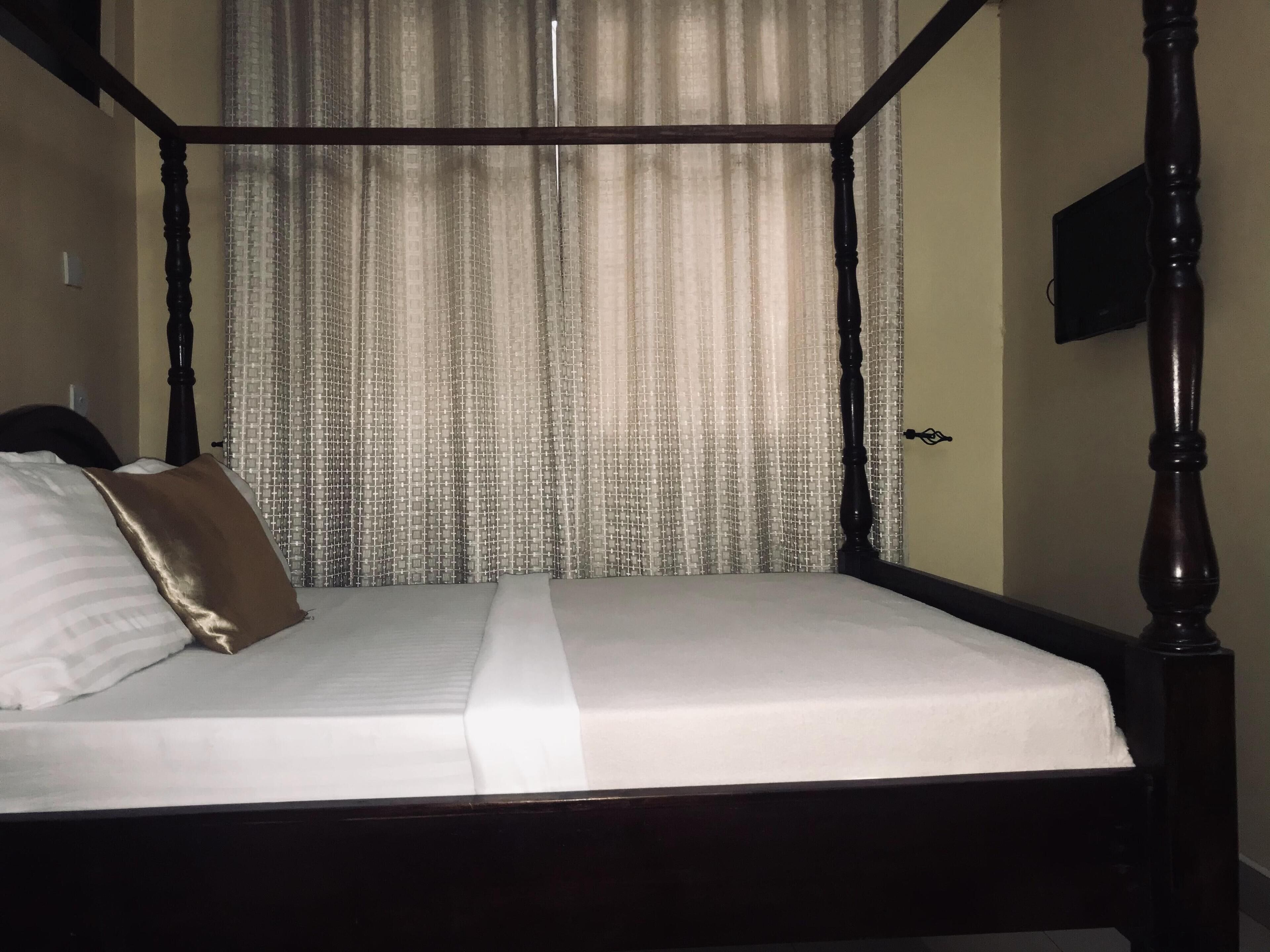 1 bedroom, desk, laptop workspace, free wifi