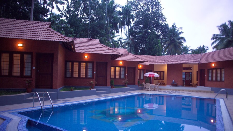 Deshadan Cliff and Beach Resort