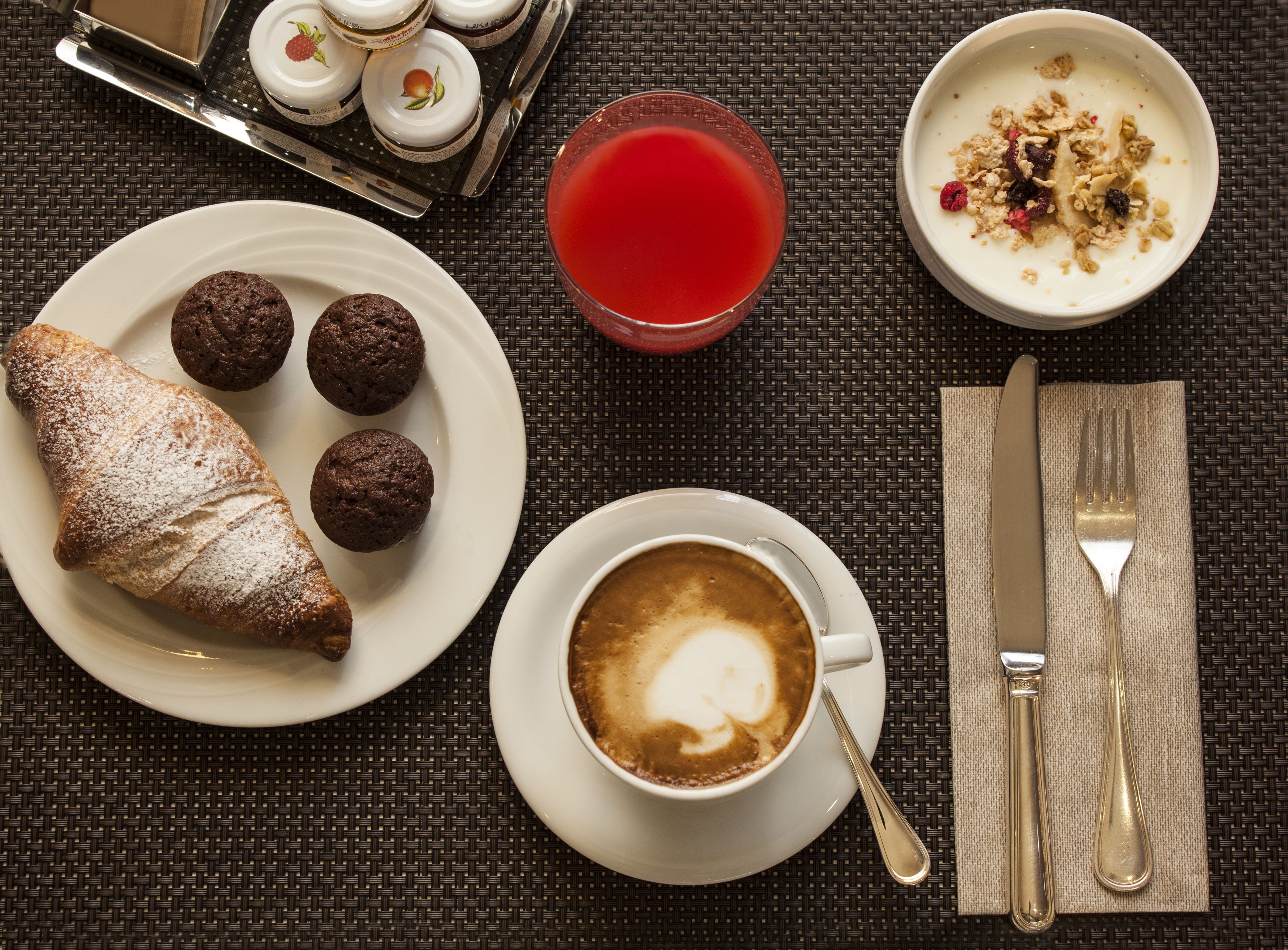 free daily cooked-to-order breakfast