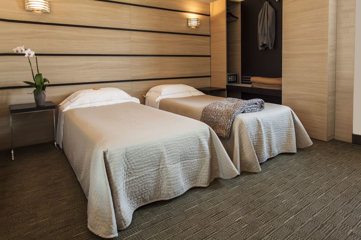 Standaard Twin kamer | Luxe beddengoed, donzen dekbedden, een minibar, een kluis op de kamer