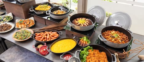 Petit déjeuner buffet (1540 JPY par personne)