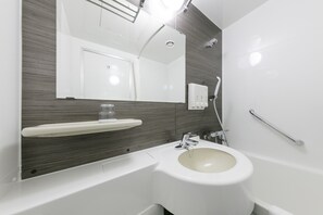 Combined shower/bathtub, deep-soaking bathtub, free toiletries - Okayama Washington Hotel Plaza (Okayama)